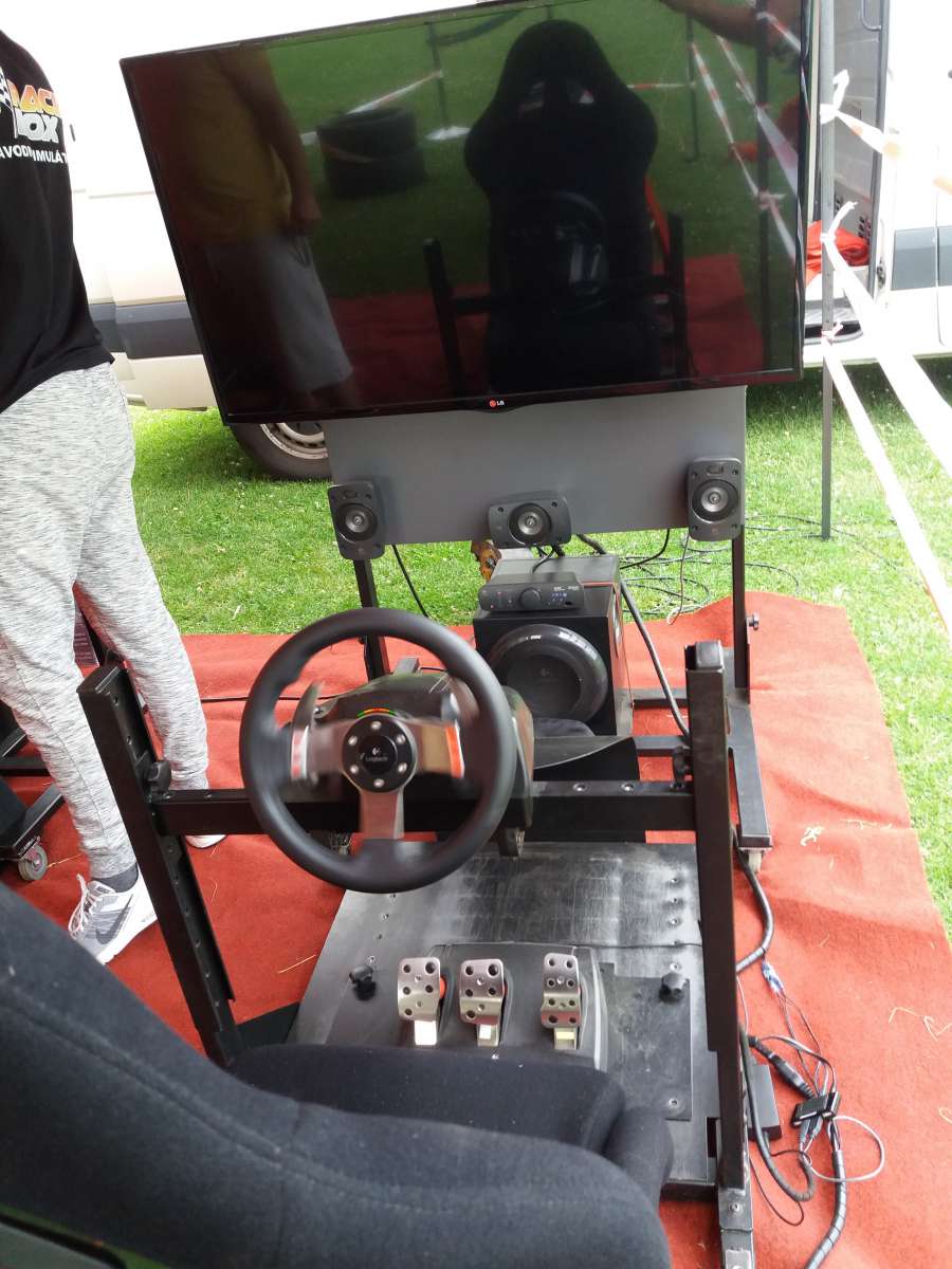 Simulátor F1 pro dva jezdce